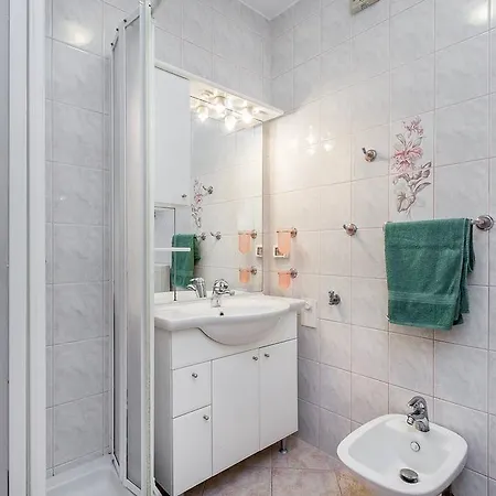 Apartament Ajla *